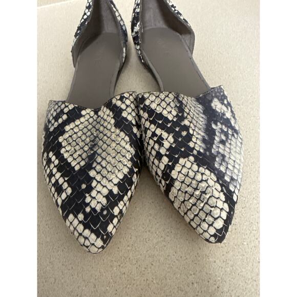 Vince Women Classic Leather Snake Skin Pointed Toe Flats Size 8 - Picture 2 of 9
